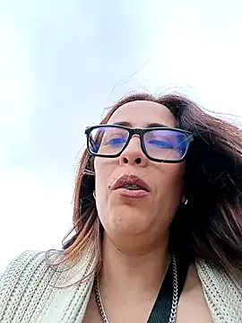 Snapshot of Lena-32 chatting on 01/31/25, 06:57 Lena-32 online show from 01/31/25, 06:57