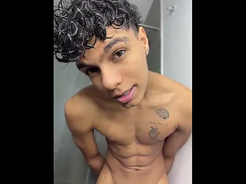 Snapshot of james_dreams_ chatting on 05/15/26, 11:01 james dreams online show from 05/15/26, 11:01