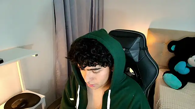 Snapshot of _nickconnor01 chatting on 12/08/24, 11:08 nickconnor01 online show from 12/08/24, 11:08