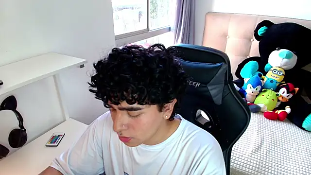 Snapshot of _nickconnor01 chatting on 12/19/24, 08:34 nickconnor01 online show from 12/19/24, 08:34