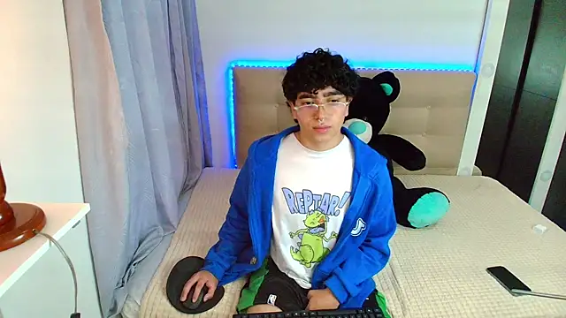 Snapshot of _nickconnor01 chatting on 01/02/25, 10:55 nickconnor01 online show from 01/02/25, 10:55