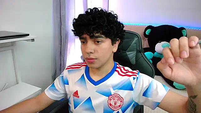 Snapshot of _nickconnor01 chatting on 01/04/25, 08:16 nickconnor01 online show from 01/04/25, 08:16