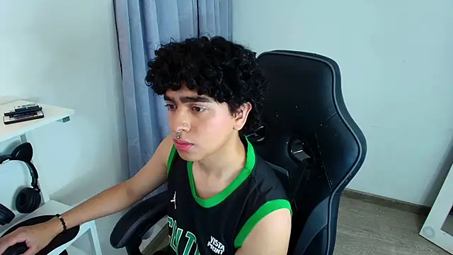 Snapshot of _nickconnor01 chatting on 01/10/25, 12:38 nickconnor01 online show from 01/10/25, 12:38