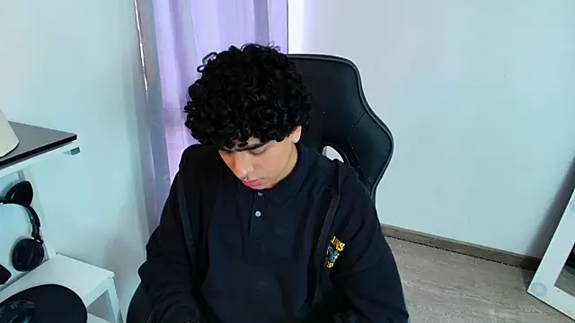 Snapshot of _nickconnor01 chatting on 01/11/25, 10:18 nickconnor01 online show from 01/11/25, 10:18