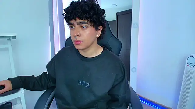 Snapshot of _nickconnor01 chatting on 01/17/25, 04:26 nickconnor01 online show from 01/17/25, 04:26