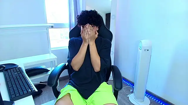 Snapshot of _nickconnor01 chatting on 01/18/25, 04:53 nickconnor01 online show from 01/18/25, 04:53