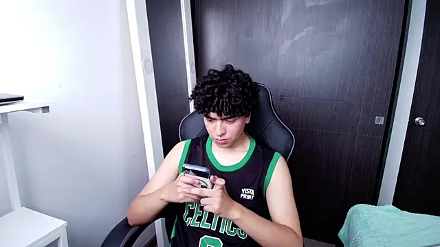 Snapshot of _nickconnor01 chatting on 02/19/25, 05:38 nickconnor01 online show from 02/19/25, 05:38