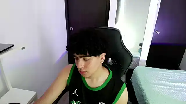 Snapshot of _nickconnor01 chatting on 02/19/25, 08:41 nickconnor01 online show from 02/19/25, 08:41