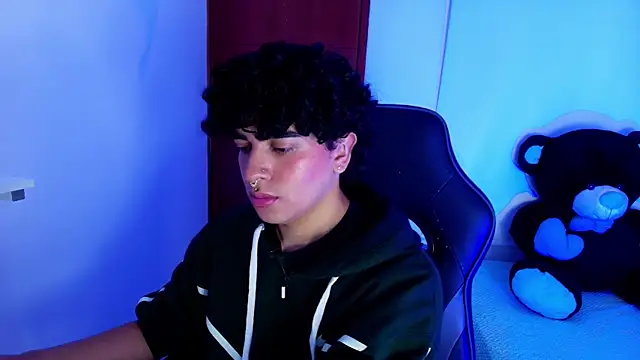 Snapshot of _nickconnor01 chatting on 03/20/25, 09:35 nickconnor01 online show from 03/20/25, 09:35