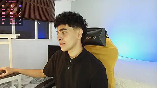 Snapshot of _nickconnor01 chatting on 10/01/25, 04:40 nickconnor01 online show from 10/01/25, 04:40