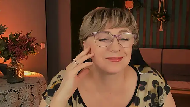 sugar vivien online show from 10/09/25, 01:09