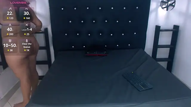 Snapshot of Mels_ chatting on 02/19/25, 10:31 Mels online show from 02/19/25, 10:31