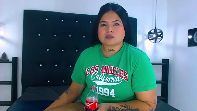 Snapshot of Mels_ chatting on 02/21/25, 07:10 Mels online show from 02/21/25, 07:10