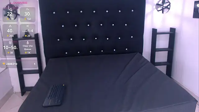 Snapshot of Mels_ chatting on 02/27/25, 10:42 Mels online show from 02/27/25, 10:42