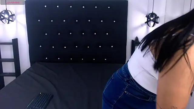 Snapshot of Mels_ chatting on 03/10/25, 07:29 Mels online show from 03/10/25, 07:29