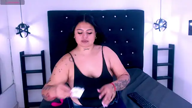 Snapshot of Mels_ chatting on 03/17/25, 07:37 Mels online show from 03/17/25, 07:37