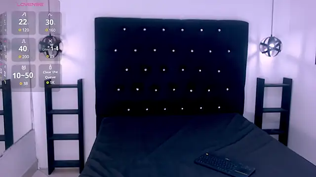 Snapshot of Mels_ chatting on 03/18/25, 07:10 Mels online show from 03/18/25, 07:10