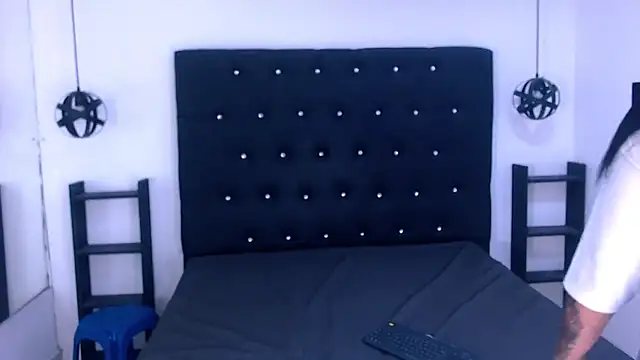 Snapshot of Mels_ chatting on 03/22/25, 07:20 Mels online show from 03/22/25, 07:20