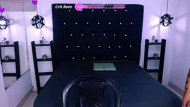 Snapshot of Mels_ chatting on 10/02/25, 04:47 Mels online show from 10/02/25, 04:47