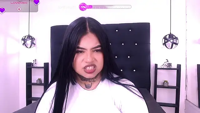 Snapshot of Mels_ chatting on 11/11/25, 04:51 Mels online show from 11/11/25, 04:51