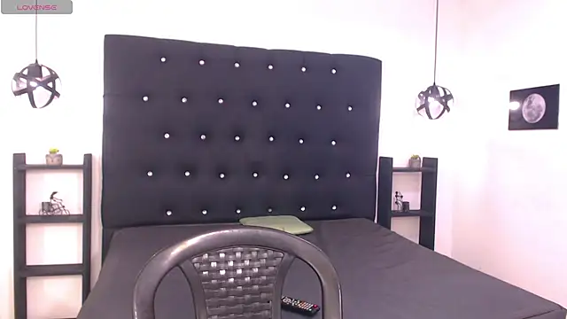 Snapshot of Mels_ chatting on 03/14/26, 05:51 Mels online show from 03/14/26, 05:51