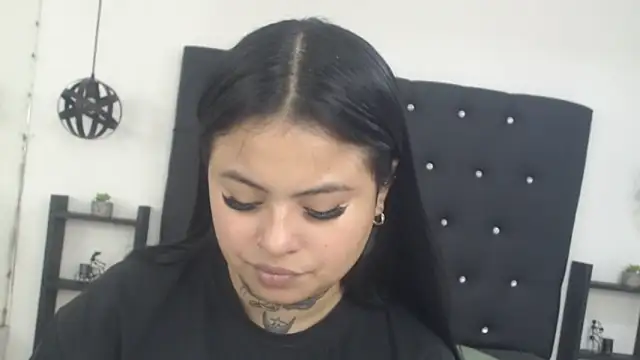 Snapshot of Mels_ chatting on 03/21/26, 05:38 Mels online show from 03/21/26, 05:38