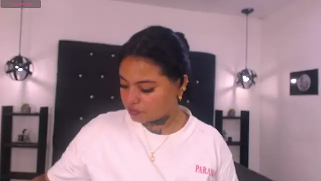 Snapshot of Mels_ chatting on 04/05/26, 03:31 Mels online show from 04/05/26, 03:31