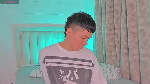 JulianRose 1 online show from 01/21/25, 11:13