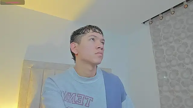 JulianRose 1 online show from 03/08/25, 10:43