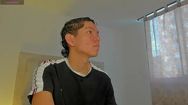 JulianRose 1 online show from 09/09/25, 12:37