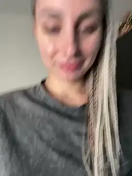 Snapshot of TwixCouple chatting on 01/07/25, 12:13 TwixCouple online show from 01/07/25, 12:13