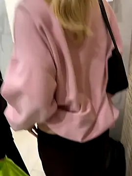 Snapshot of TwixCouple chatting on 10/24/25, 01:07 TwixCouple online show from 10/24/25, 01:07