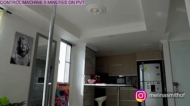 Snapshot of Melina-Smith chatting on 10/31/25, 07:48 Melina-Smith online show from 10/31/25, 07:48