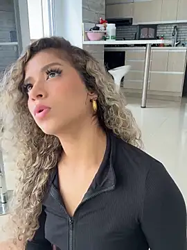 Snapshot of Melina-Smith chatting on 11/14/25, 06:39 Melina-Smith online show from 11/14/25, 06:39