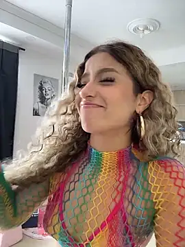 Snapshot of Melina-Smith chatting on 12/19/25, 07:54 Melina-Smith online show from 12/19/25, 07:54