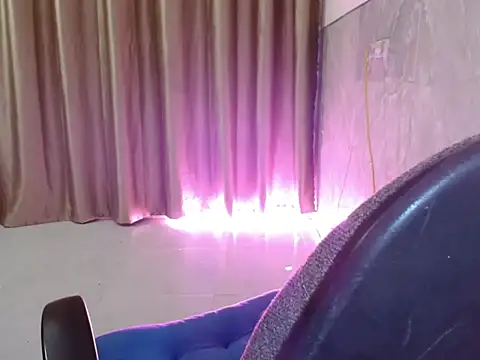 Pink Pretty online show from 09/14/25, 05:23