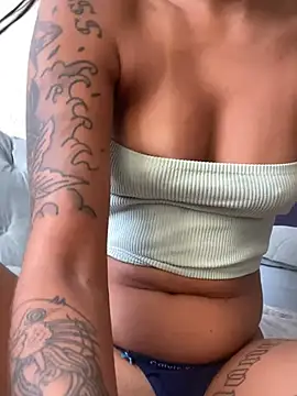 Snapshot of poliannaxx chatting on 01/19/25, 09:13 poliannaxx online show from 01/19/25, 09:13