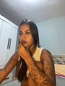 Snapshot of poliannaxx chatting on 02/22/25, 11:35 poliannaxx online show from 02/22/25, 11:35