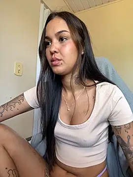 Snapshot of poliannaxx chatting on 09/11/25, 02:17 poliannaxx online show from 09/11/25, 02:17