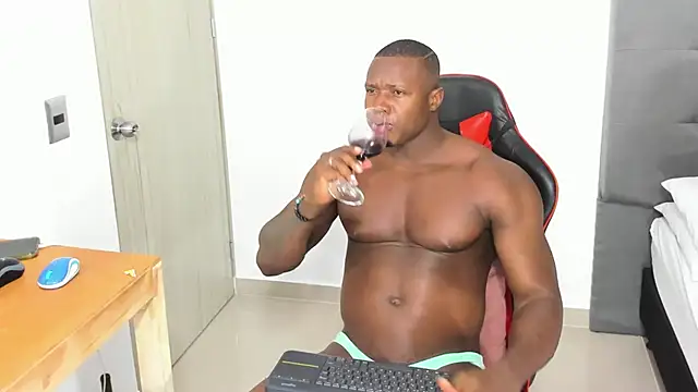 Snapshot of sexy_blackman3606 chatting on 02/03/25, 05:40 sexy blackman3606 online show from 02/03/25, 05:40