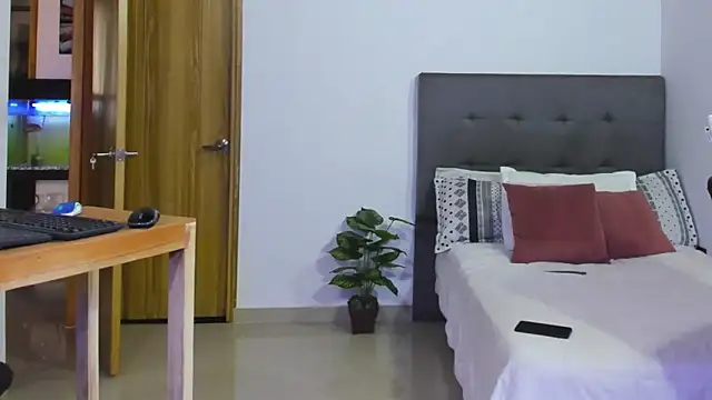 Snapshot of sexy_blackman3606 chatting on 10/08/25, 08:06 sexy blackman3606 online show from 10/08/25, 08:06