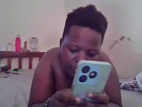 Snapshot of pritty-leila chatting on 01/29/25, 10:48 pritty-leila online show from 01/29/25, 10:48