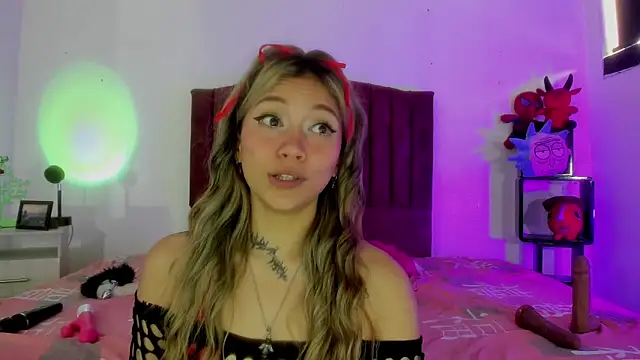 alisson zafiro  online show from 12/10/24, 01:33