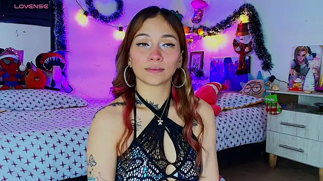 alisson zafiro  online show from 12/04/25, 03:16