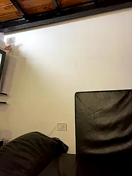 Snapshot of FlorBich chatting on 10/22/25, 01:39 FlorBich online show from 10/22/25, 01:39