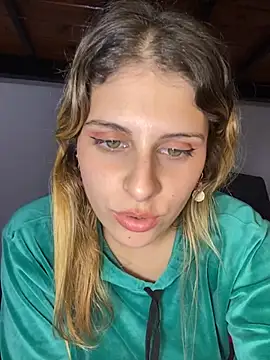 Snapshot of FlorBich chatting on 11/12/25, 08:08 FlorBich online show from 11/12/25, 08:08