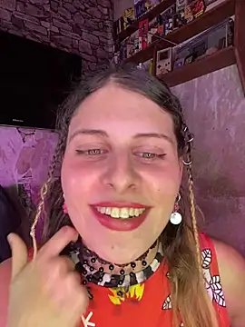 Snapshot of FlorBich chatting on 03/28/26, 05:18 FlorBich online show from 03/28/26, 05:18