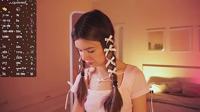 Lil Amelie online show from 02/03/25, 02:02