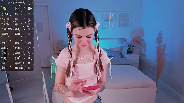 Lil Amelie online show from 03/18/25, 07:08