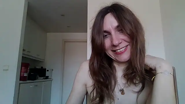 Snapshot of JasmineGlamour chatting on 03/09/26, 03:38 JasmineGlamour online show from 03/09/26, 03:38